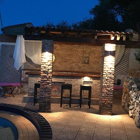 Zen Serenity Retreat With Great Outdoors, Pool & Parking Aptera Экстерьер фото